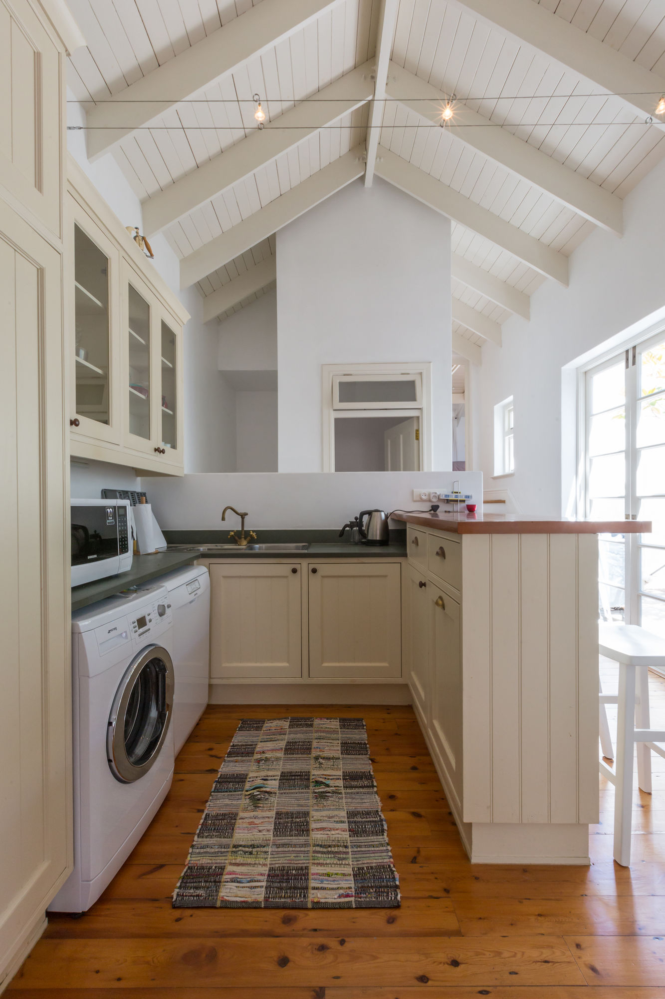 Фото The Majestic Apartment