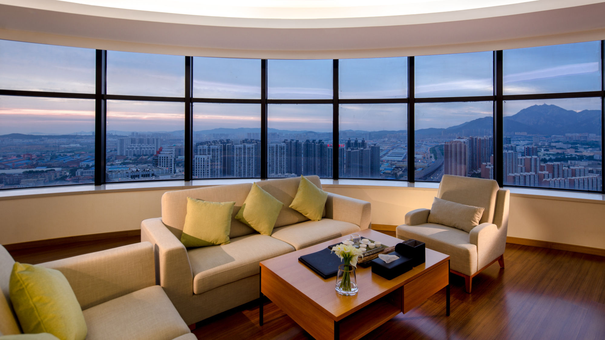 Фото Oak Chateau Dalian