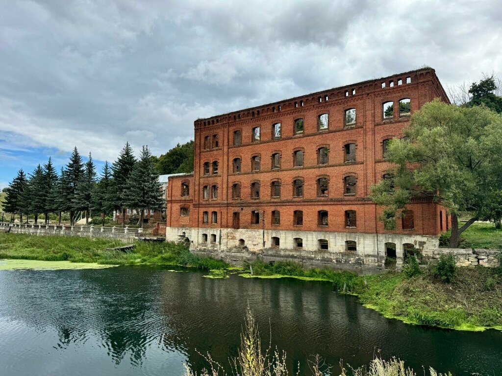 معلم جذب سياحي Old hydro-mill of merchant Taldykin ، مقاطعة ليبيتسك، صورة