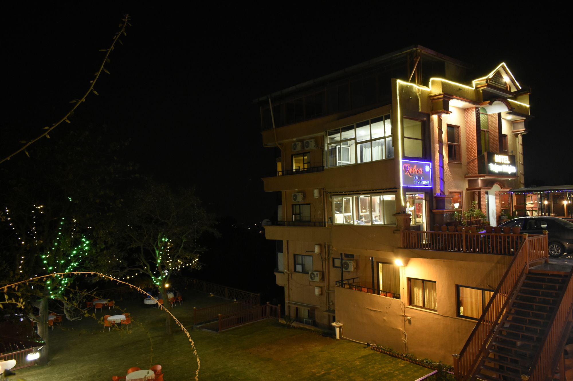 Фото Hotel Rajpur Heights
