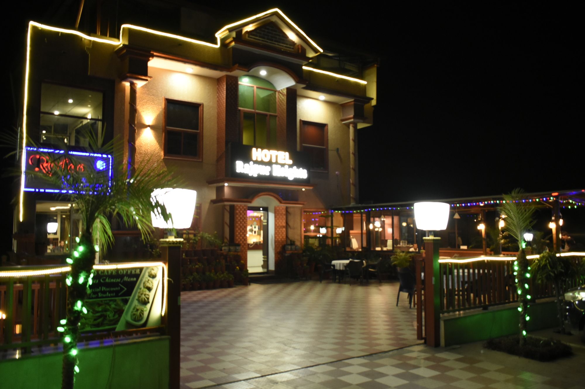 Фото Hotel Rajpur Heights