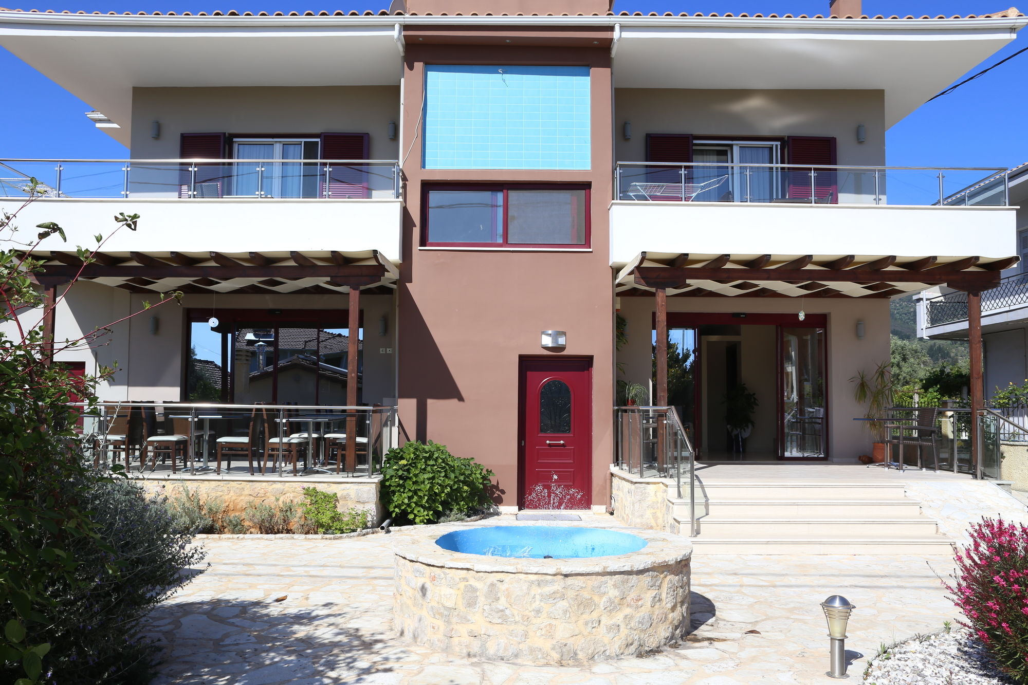 Фото Christina Studios