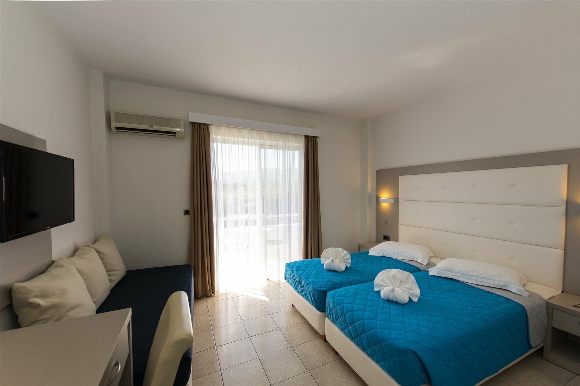 Фото Costa Angela