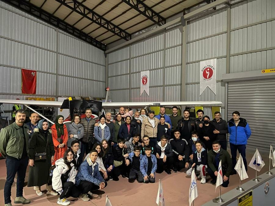 مدرسة خاصة Private Yesevi Aviation High School ، اسطنبول، صورة
