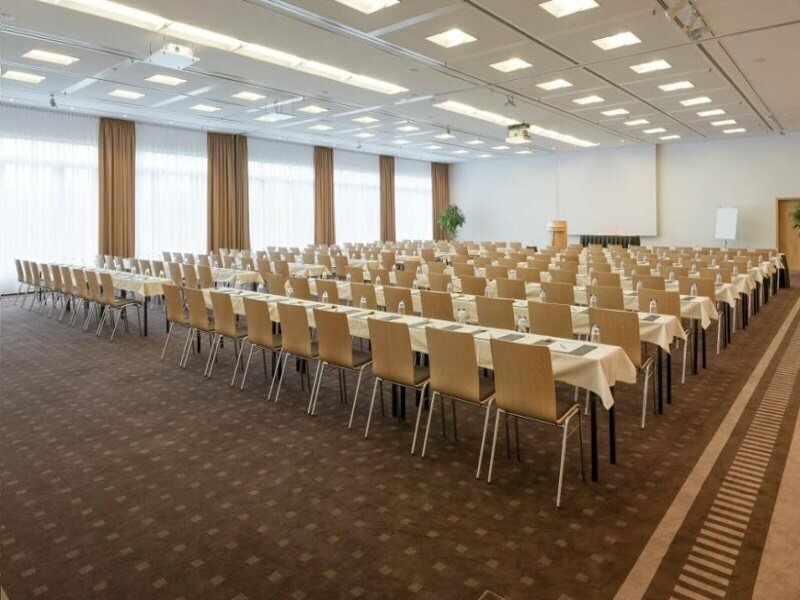 Фото Radisson Blu Hotel, Hannover