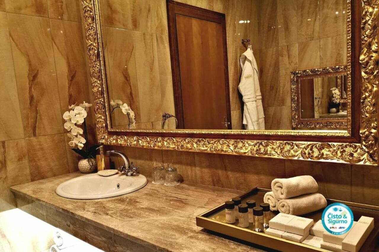 Фото Hotel  Prezident Palace Belgrade