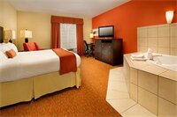 Фото Holiday Inn Express & Suites Chattanooga Downtown