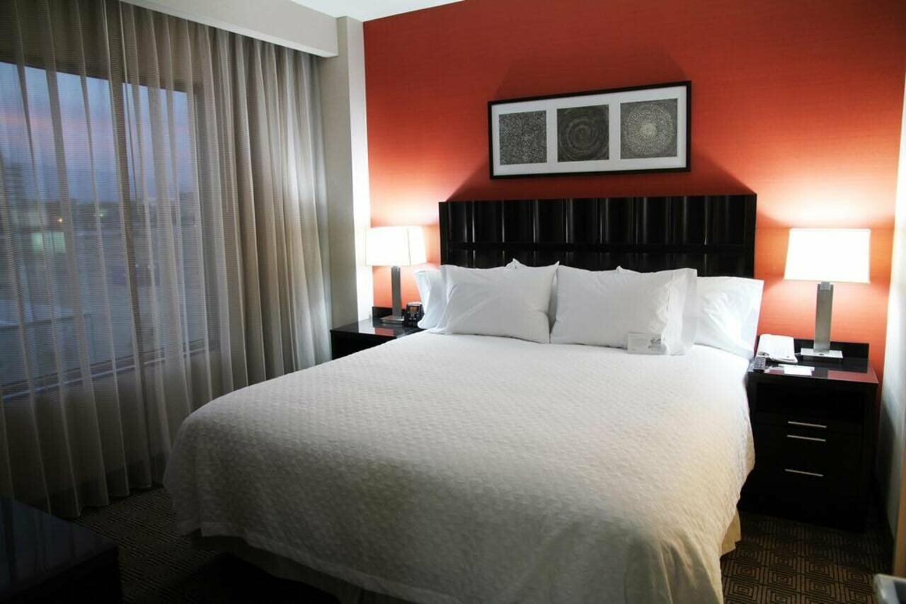 Фото Embassy Suites Ontario Airport