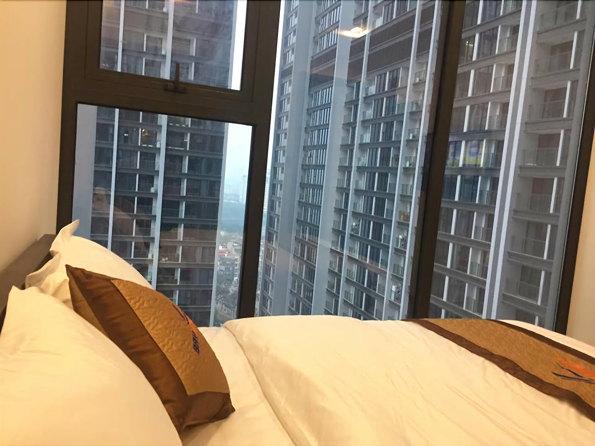 Фото Bayhomes Metropolis Serviced Apartment