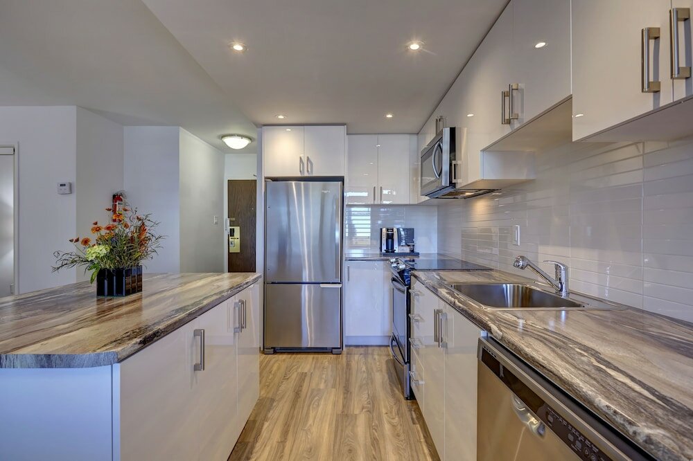 Фото Town Inn Suites