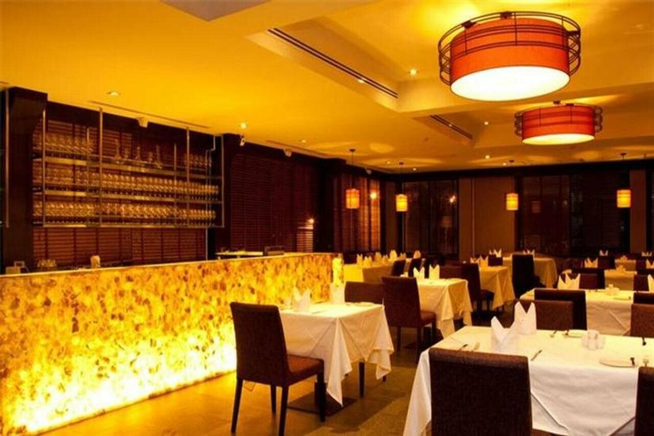 Фото Sukhothai Hotel and Residence