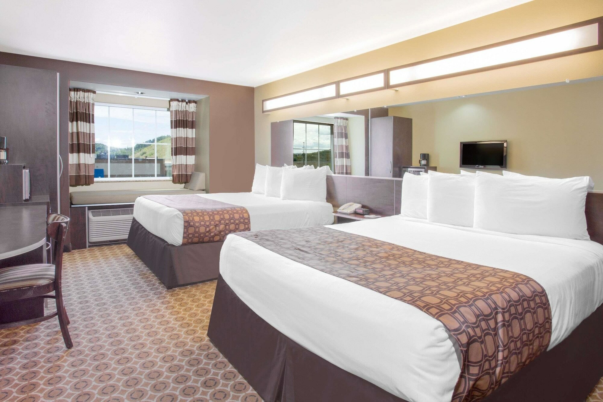 Фото SureStay Plus Hotel by Best Western Buckhannon