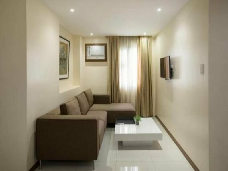 Фото Golden Prince Hotel and Suites