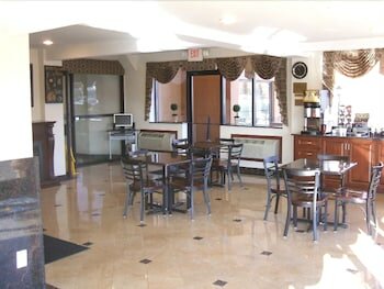 Фото A Victory Inn - West Dearborn