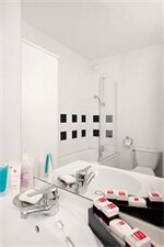 Фото Séjours & Affaires Lille Europe