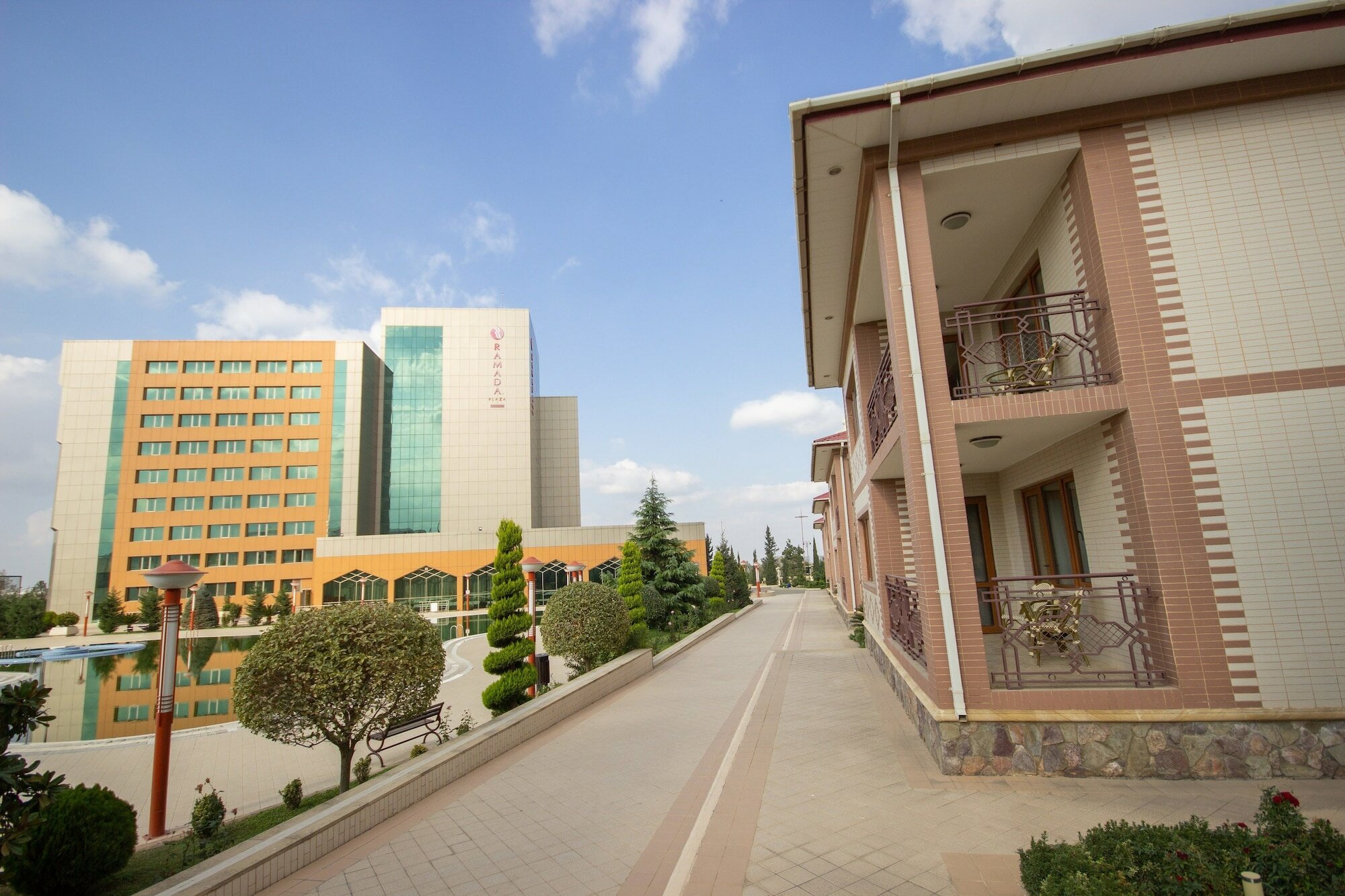 Фото Ramada Plaza by Wyndham Gence