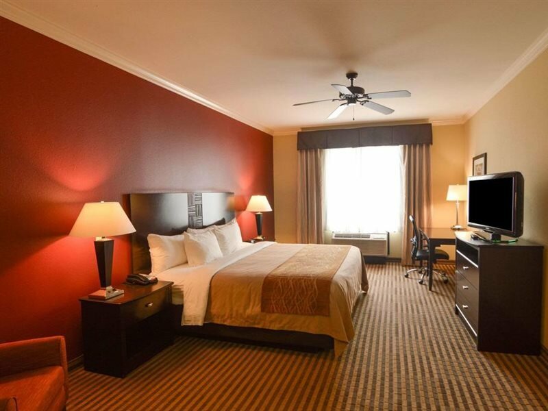 Фото Comfort Inn & Suites Fort Worth Fossil Creek