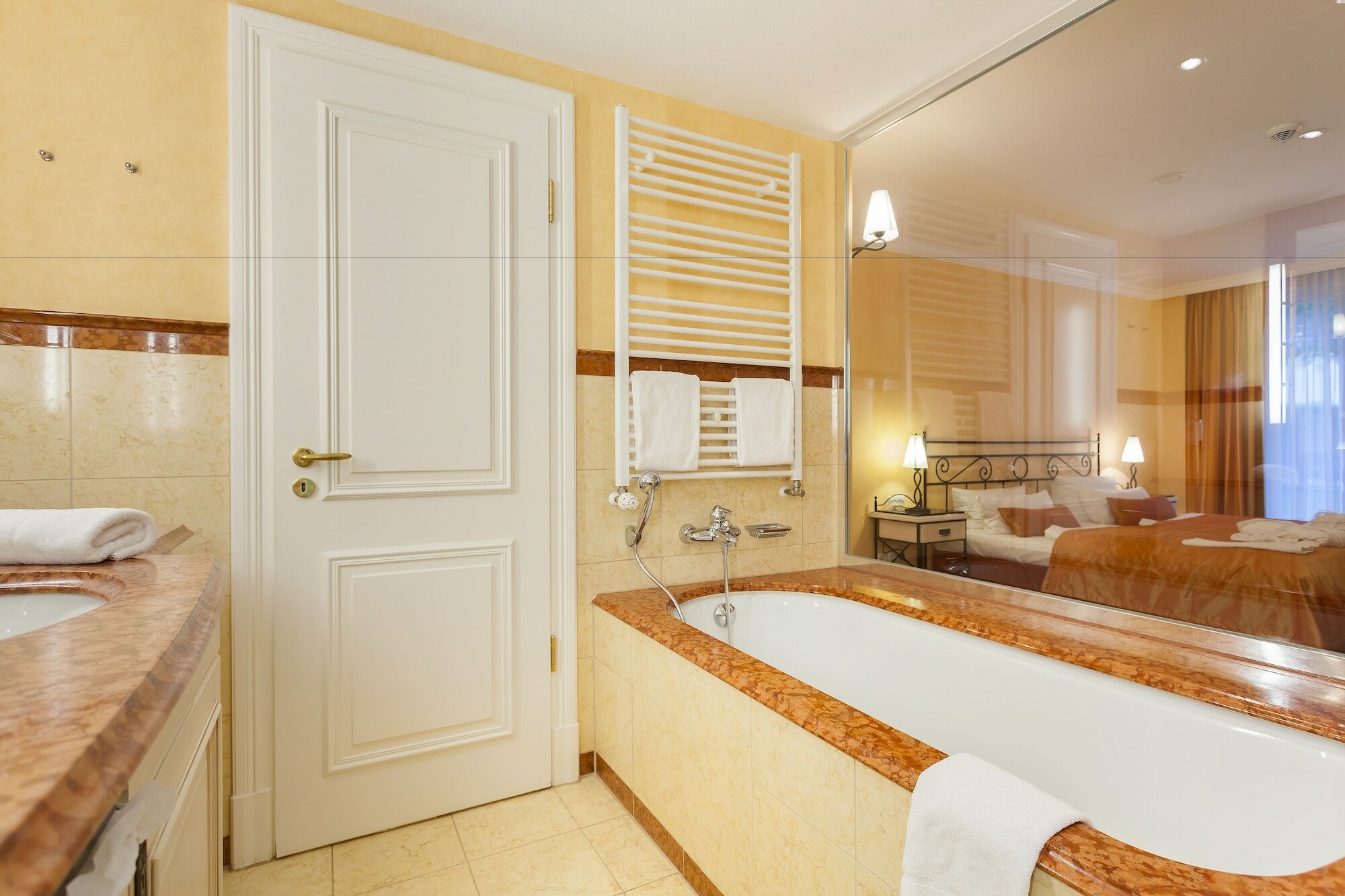 Фото Hotel Vier Jahreszeiten Kühlungsborn