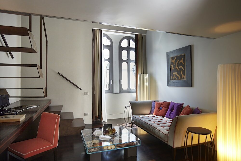 Фото Sina The Gray