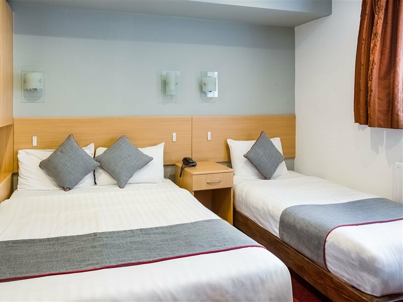 Фото Oyo London Guest House