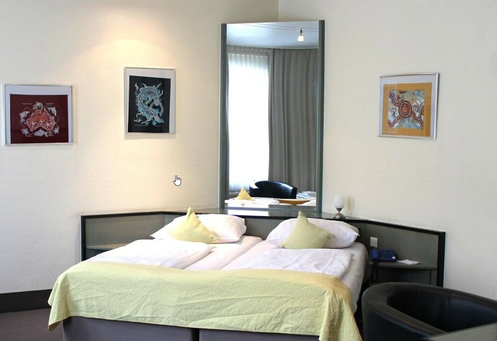 Фото Monopol Hotel