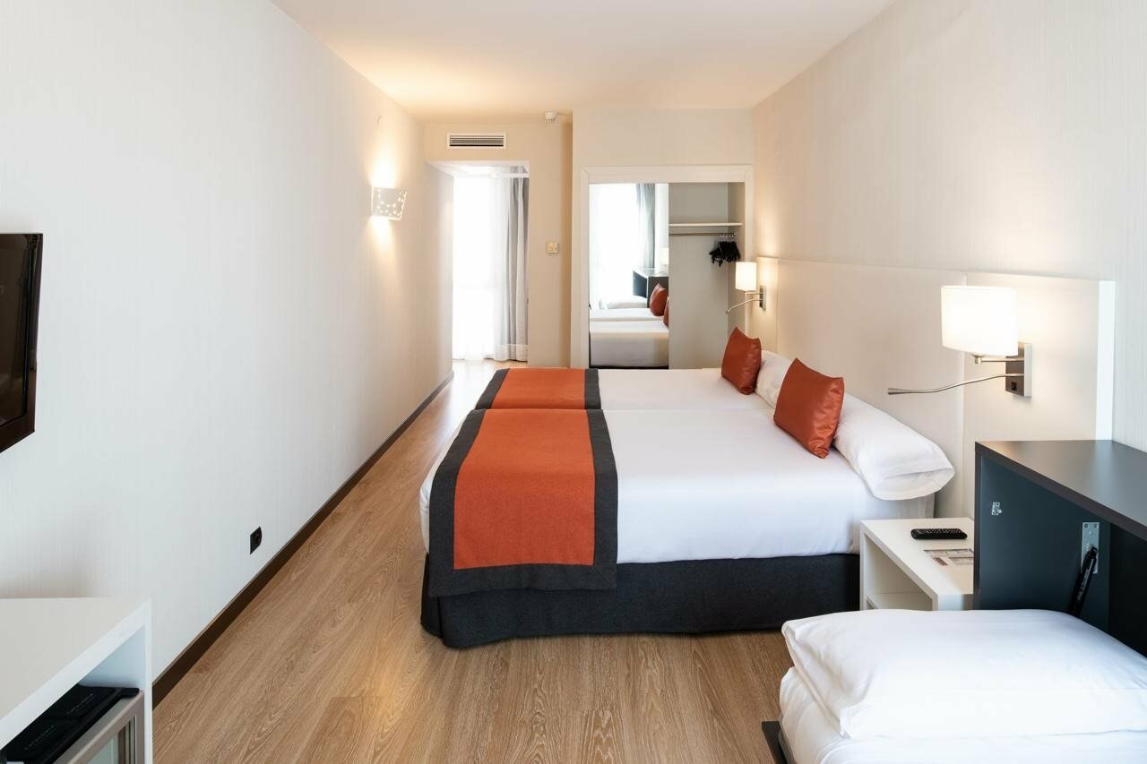 Фото Catalonia Bristol