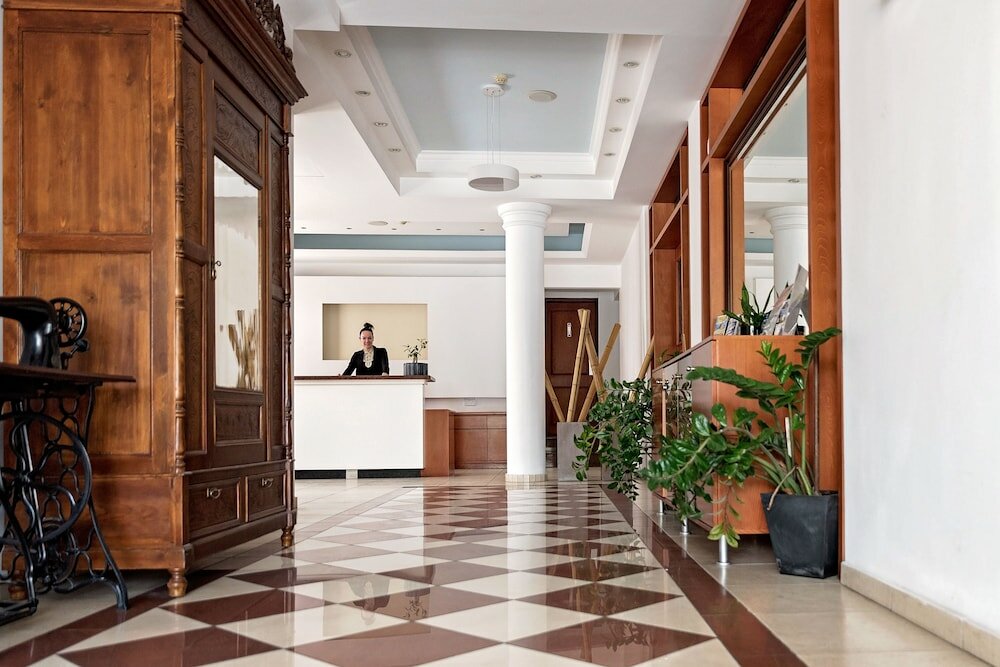 Фото отеля 2