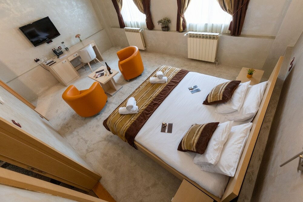 Фото Euro Garni Hotel