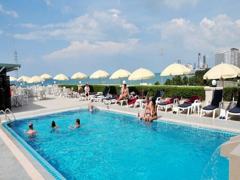 Фото отеля 2