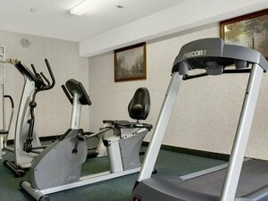 Гостиница Ramada by Wyndham Burbank Airport