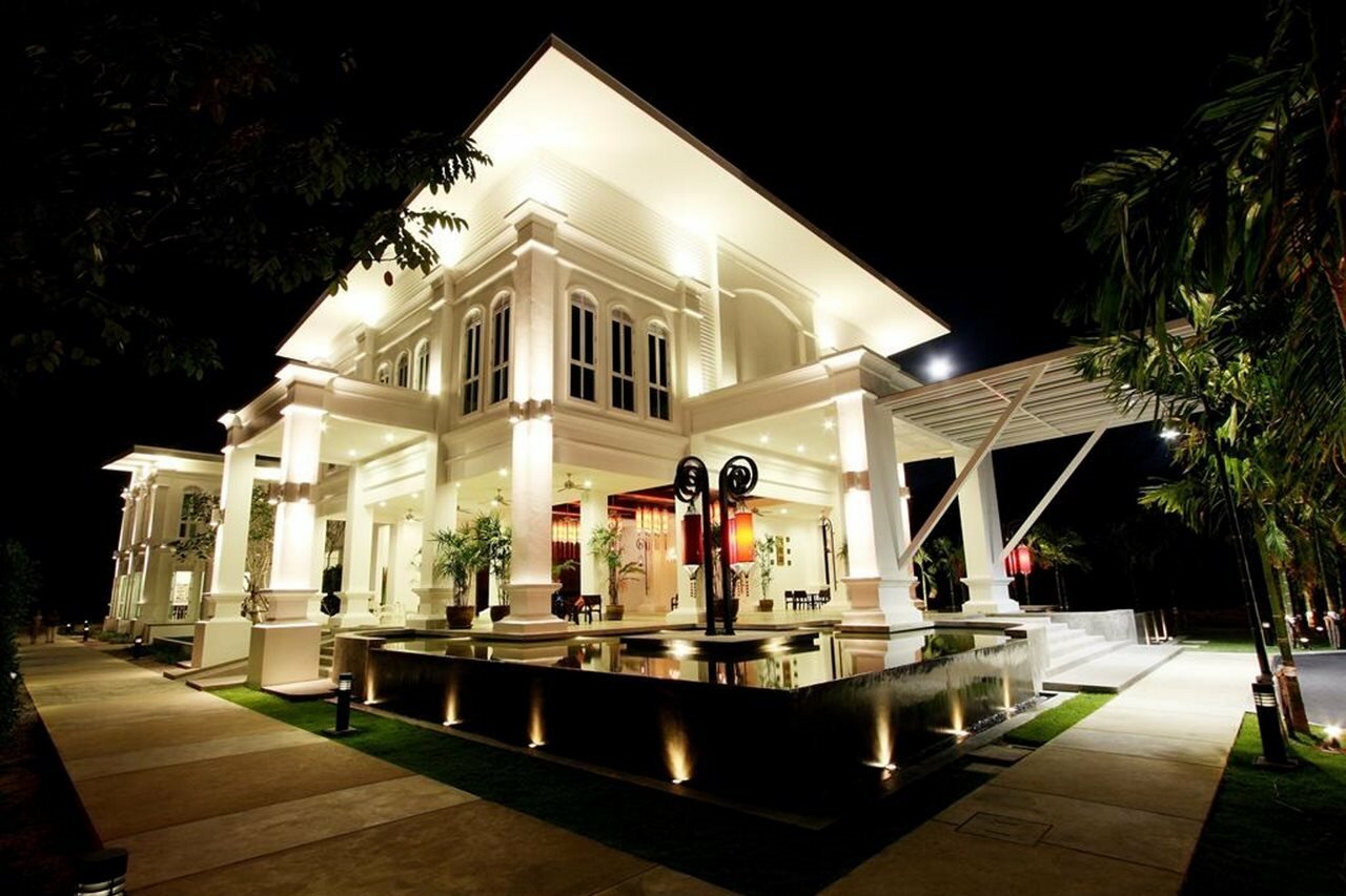 Фото The Old Phuket Karon Beach Resort