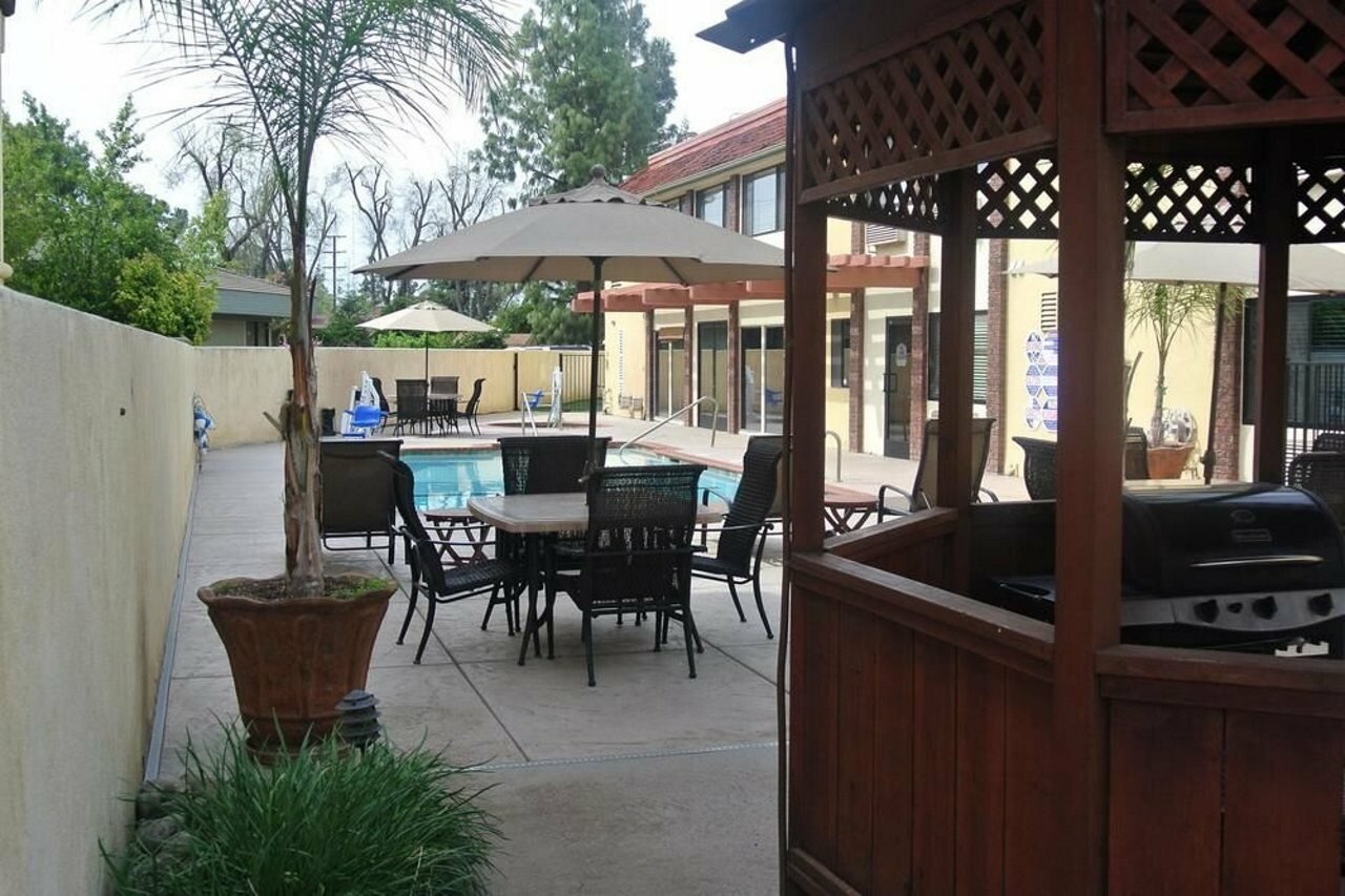 Фото Best Western Town & Country Lodge