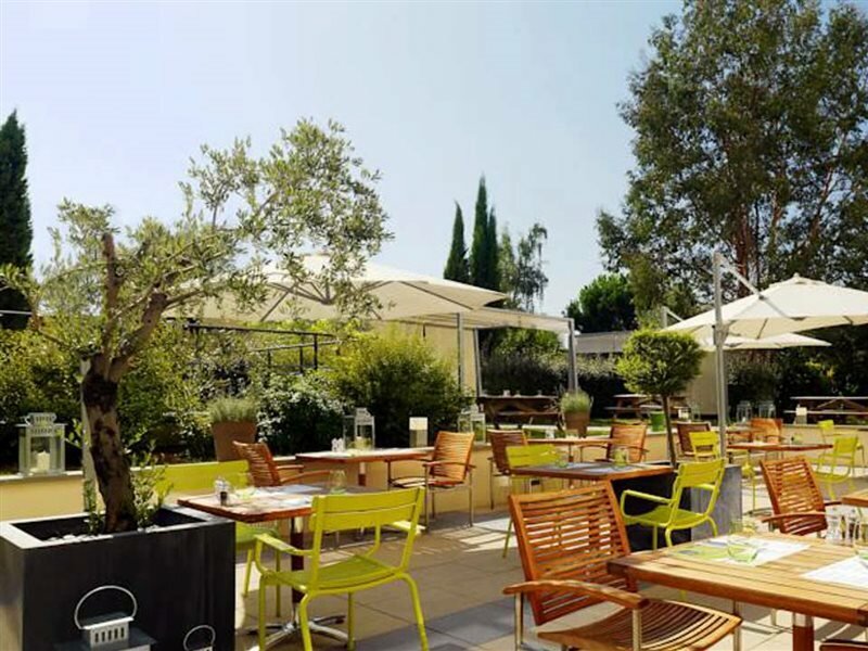 Фото Courtyard by Marriott Paris La Defense West - Colombes