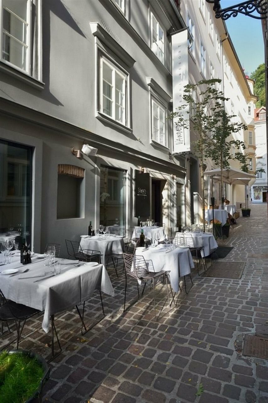 Фото Vander Urbani Resort – a Member of Design Hotels