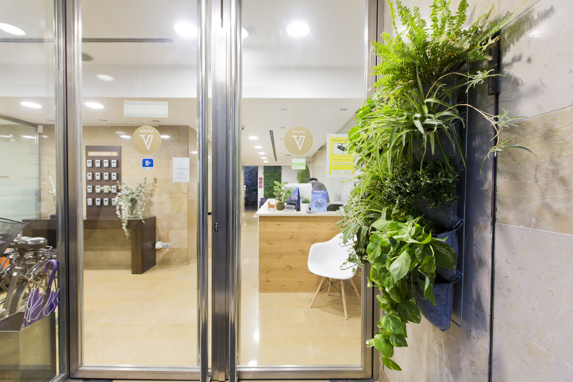 Фото You & Co. J. Botánico Boutique