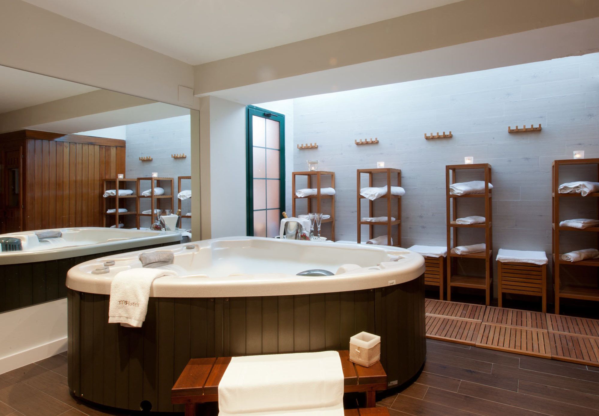 Фото Hotel Les Rotes