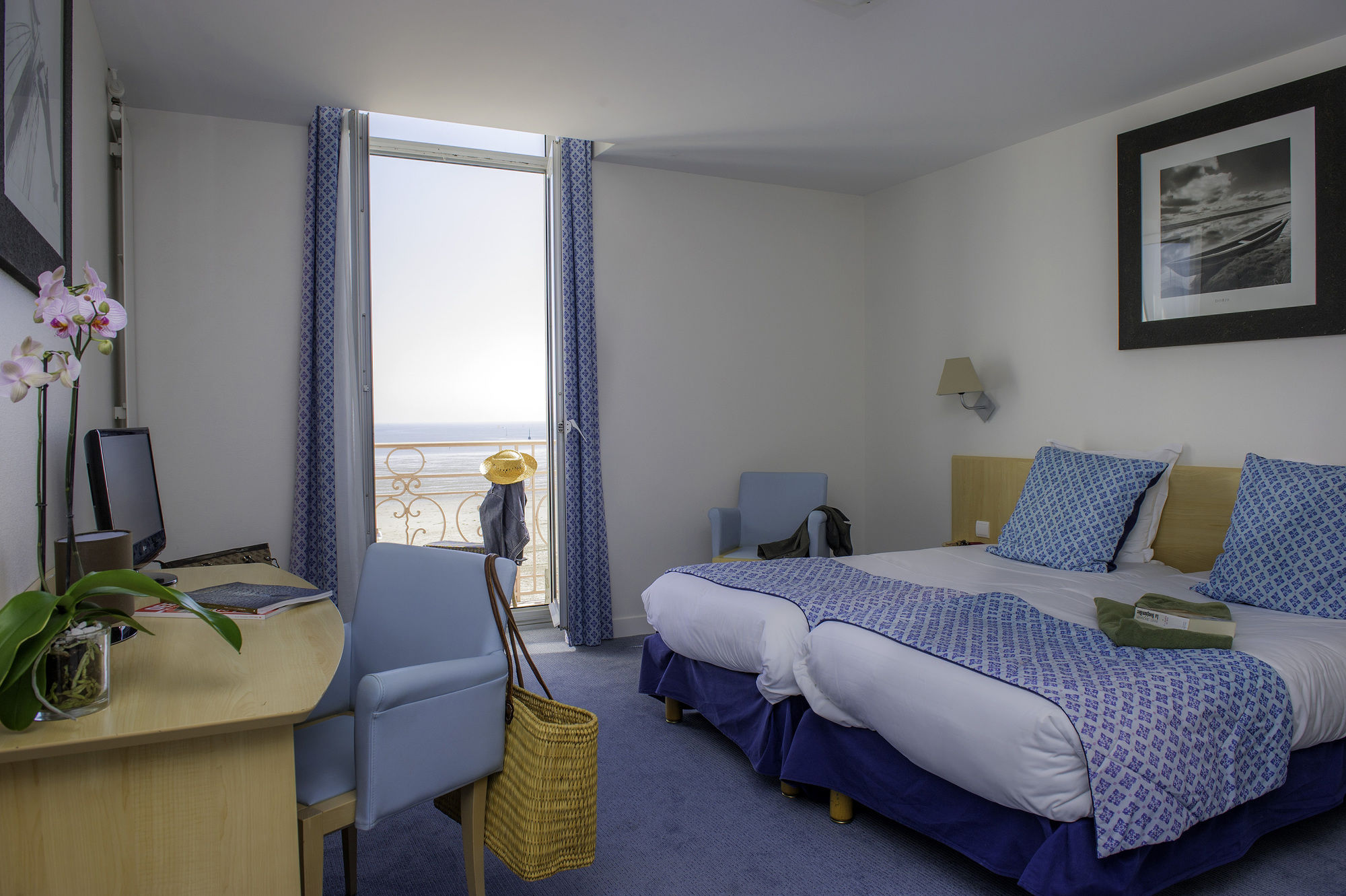 Фото Hôtel Vacances Bleues Villa Caroline