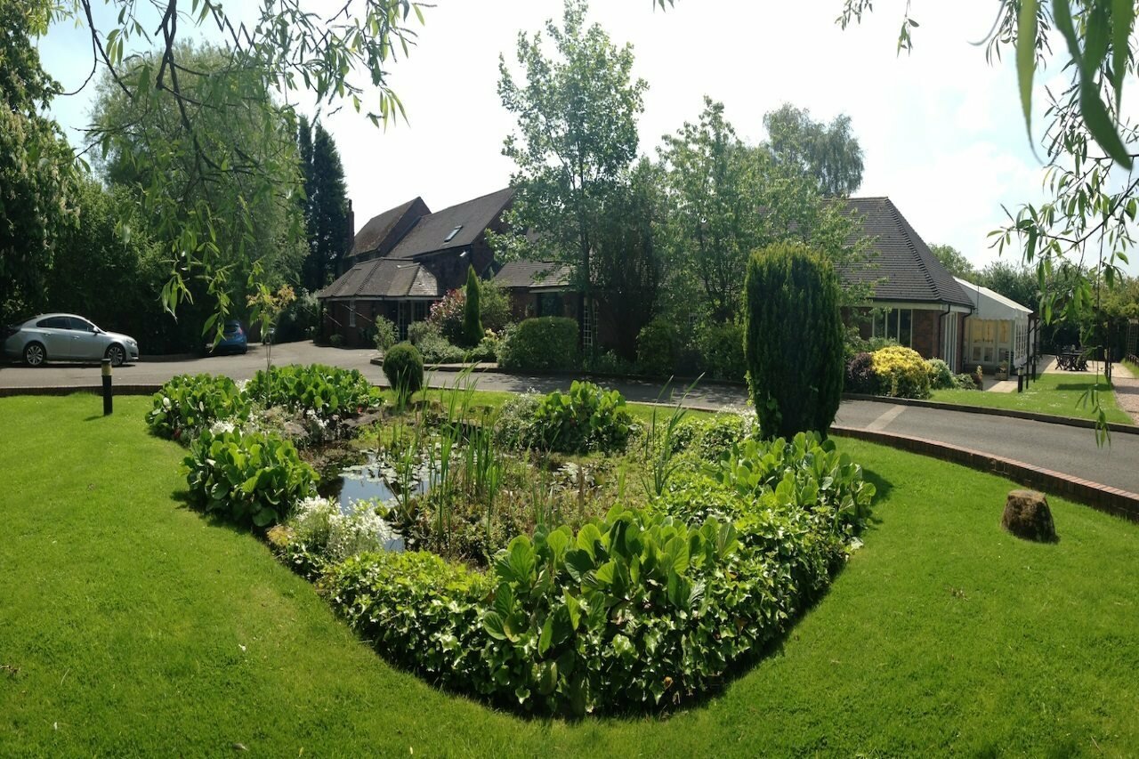 Фото Brook Marston Farm Hotel