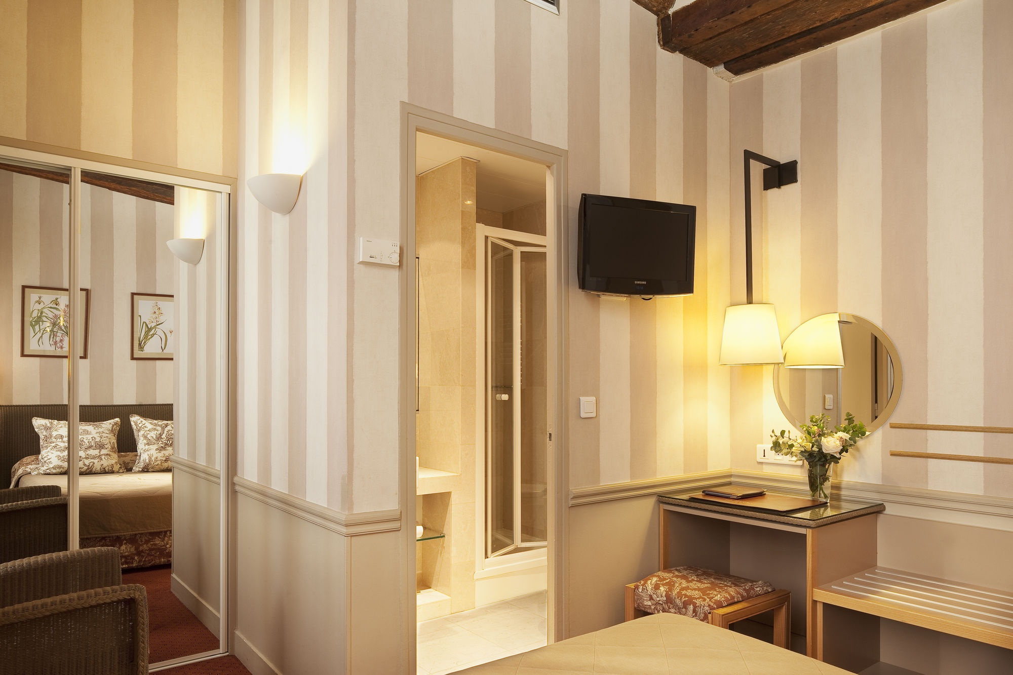 Фото Hôtel des Deux Îles