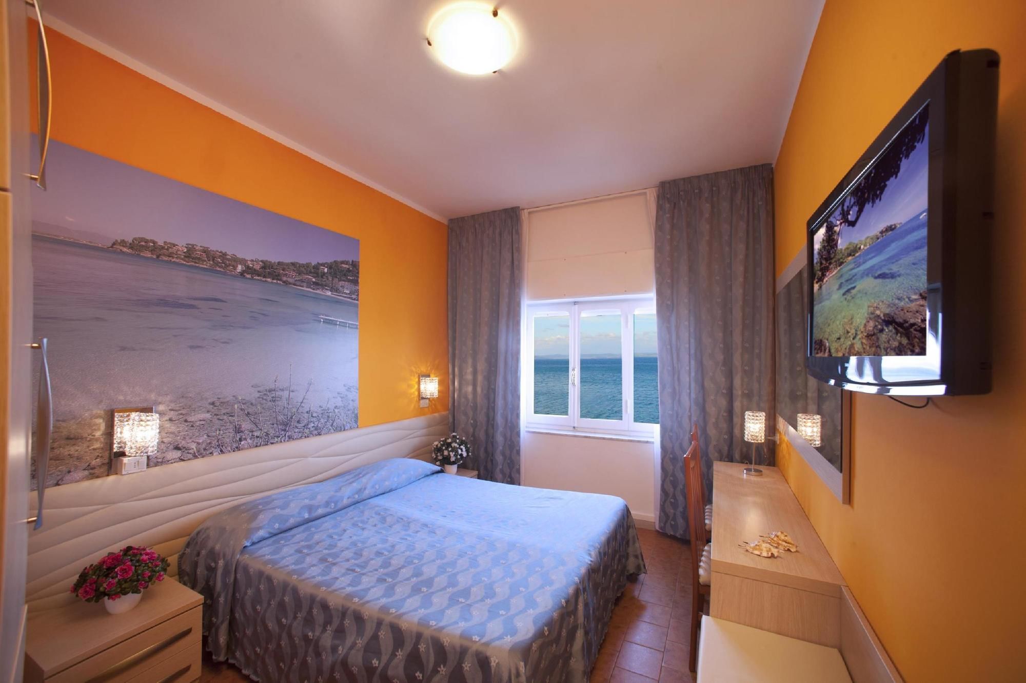 Фото Hotel La Caletta