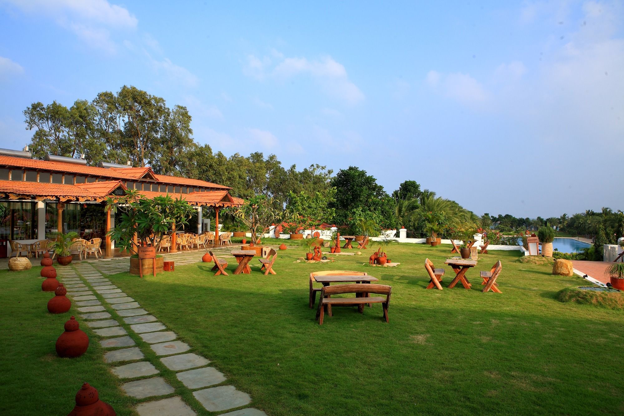 Фото Chariot Beach Resort