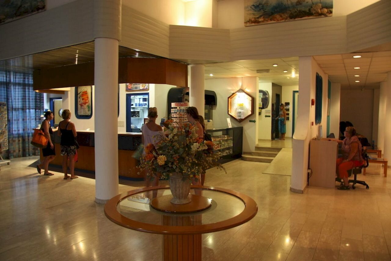 Фото Anonymous Beach Hotel