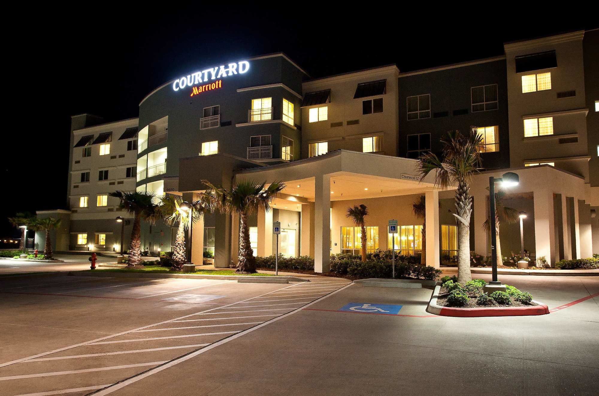Фото Courtyard by Marriott Galveston Island