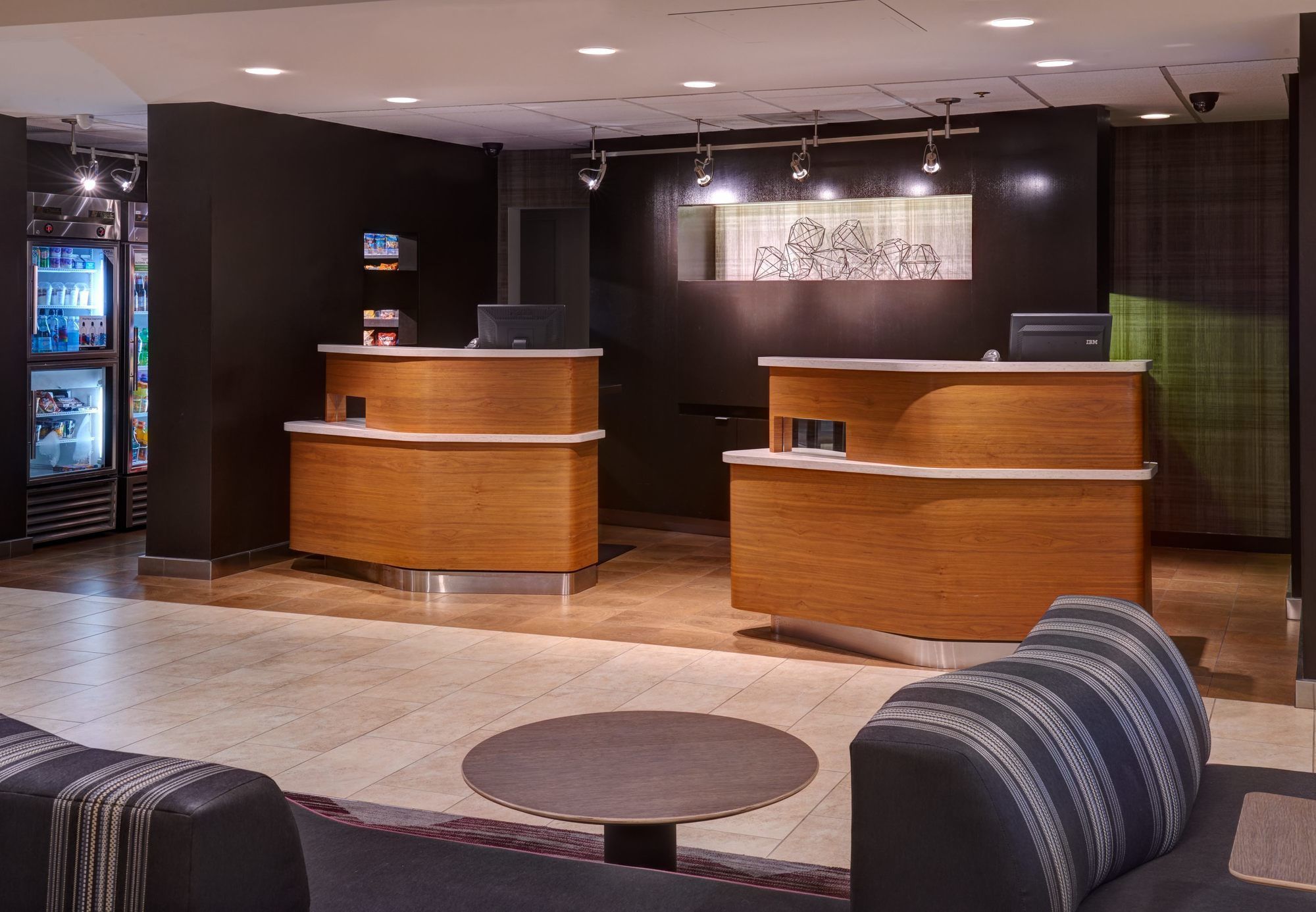 Фото Courtyard by Marriott Des Moines West Clive