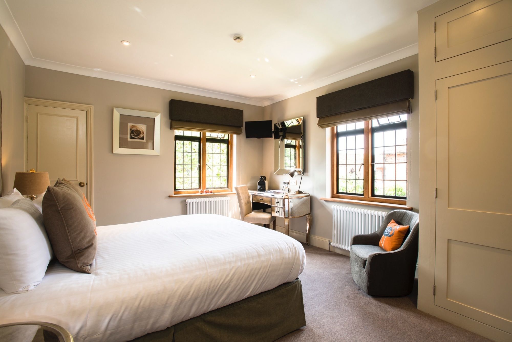 Фото Seckford Hall Hotel & SPA