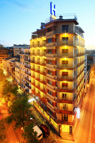 Внешний вид отеля Hotel Santamaría в Туделе, фото 1