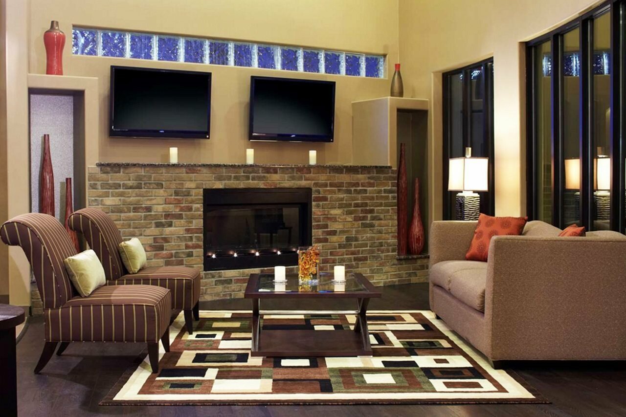 Фото Best Western Plus Lackland Hotel & Suites