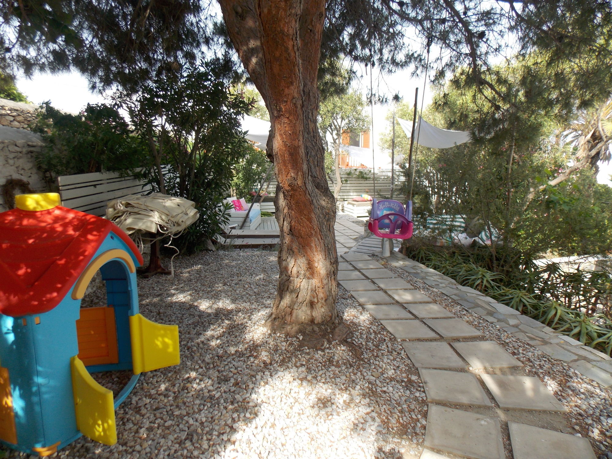 Фото Studios and Suites Rania