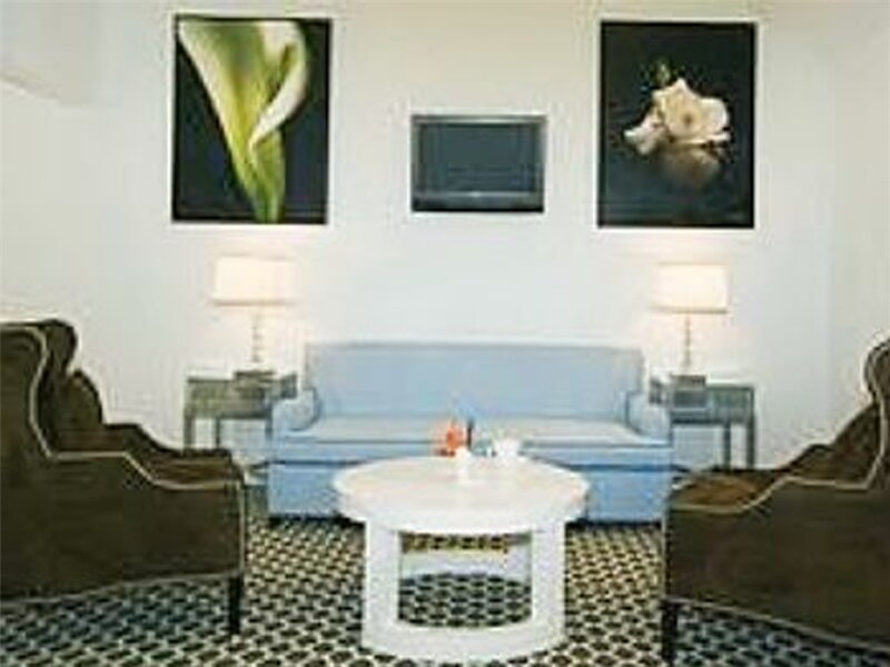 Фото L. A. Sky Boutique Hotel