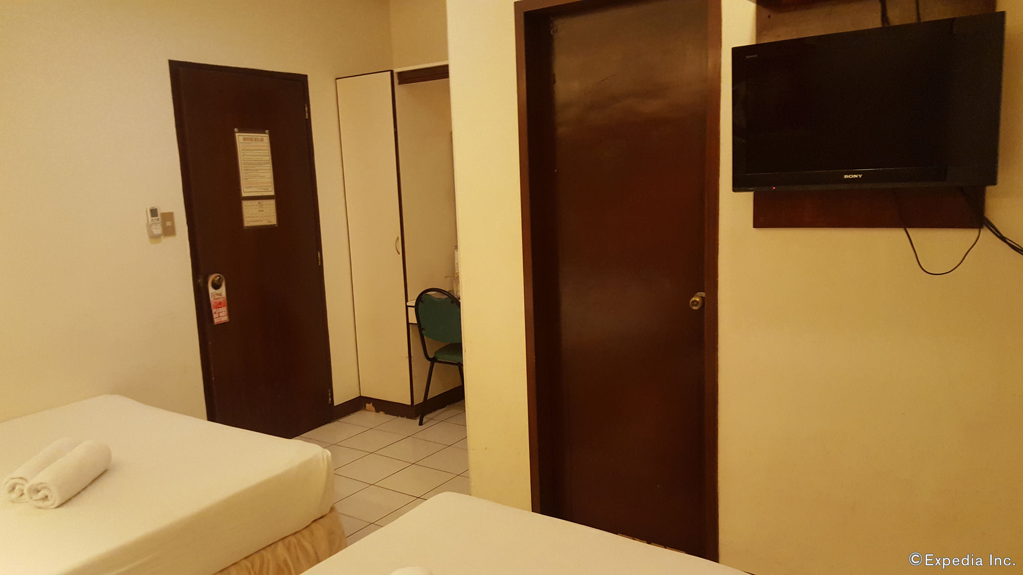 Фото Dumaguete Royal Suite Inn